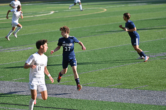 titanvarsoccer082622_0006