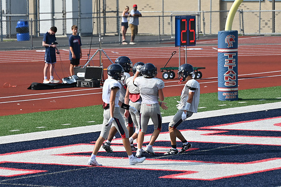 TitanFB0816_0211