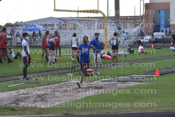 M-CHSTRACK021121_320