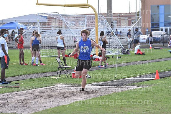 M-CHSTRACK021121_323