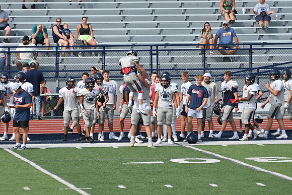 TitanFB0816_0213