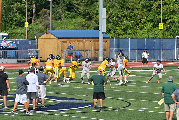 TitanFB0816_0201