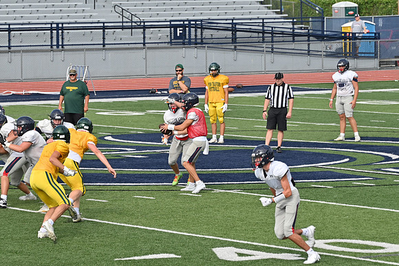 TitanFB0816_0156