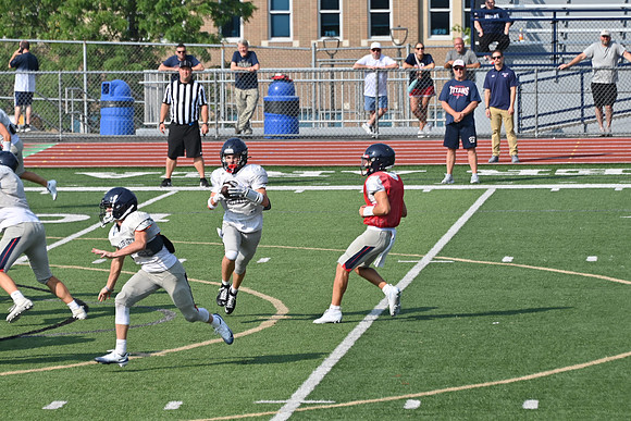 TitanFB0816_0123