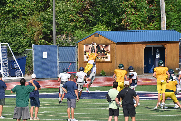 TitanFB0816_0204