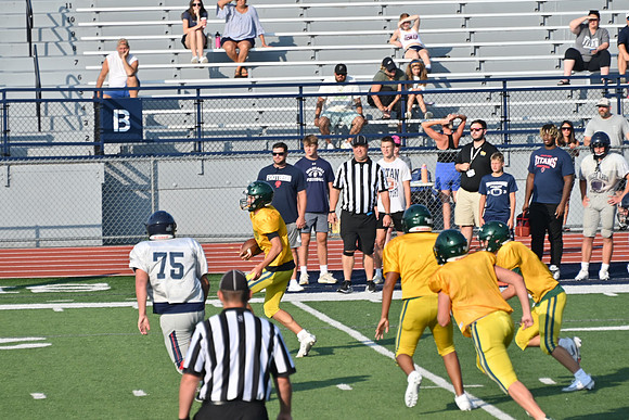 TitanFB0816_0012