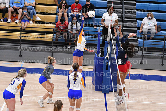 MCHSVB091420_254
